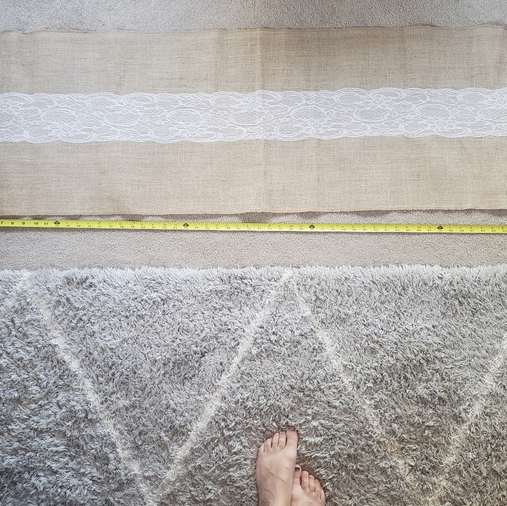 Lace runner